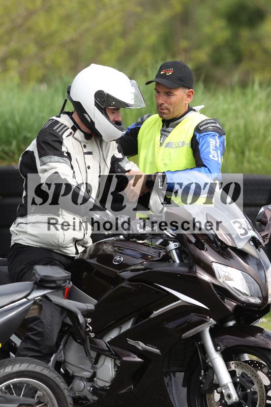 Archiv-2025/10 23.04.2025 Cornu Master School ADR/gruen-vert/34